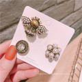 Korean Bee Alloy Rhinestone Pearl Brooch Set for Women Girl Coat Sweater Accessories Vintage Badge Fashion Jewelry Handmade